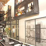 Es Hostel Midi