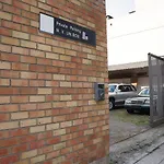 Es Hostel Midi