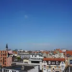 Es Hostel Midi
