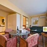 B-Aparthotels Louise
