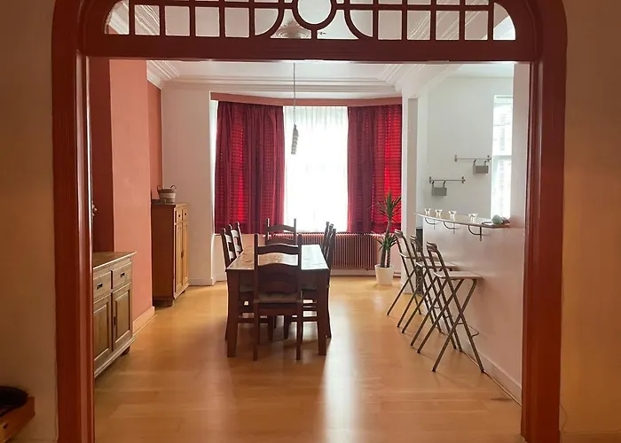 Appartement De Charme Dans Maison De Maitre Bruxelloise