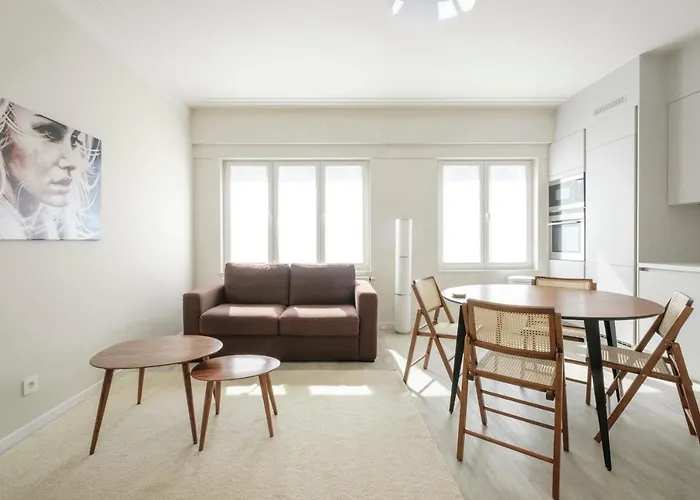 Bel Appartement Epure 2 Chambres Brugmann