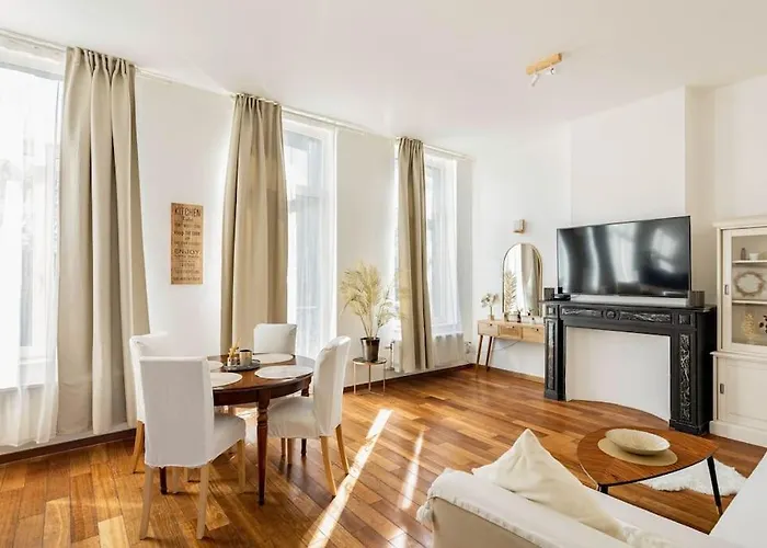 Luxueux appart proche de gare du Midi, à côté du Centre Ville