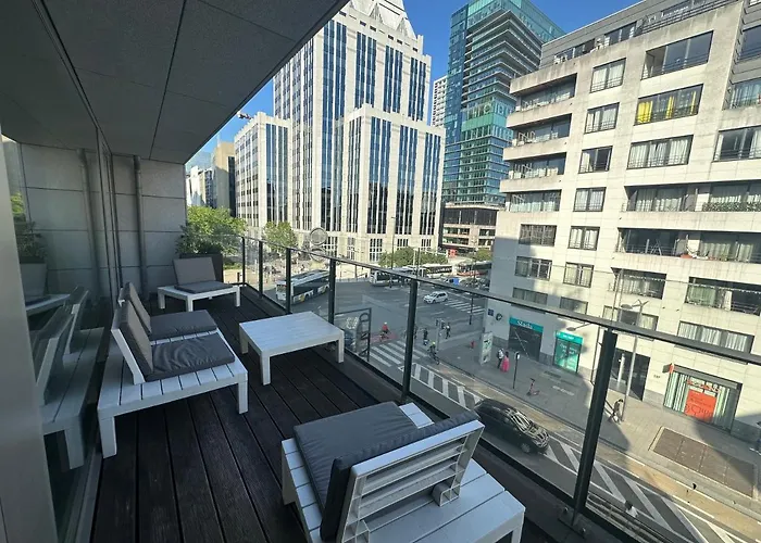 3 Bedroom Apartment In City Center With Balcony View