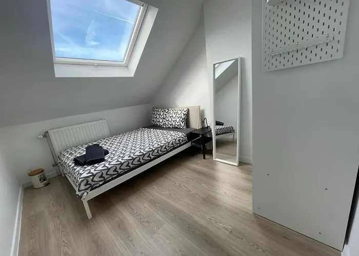 Schaerbeek Room 2
