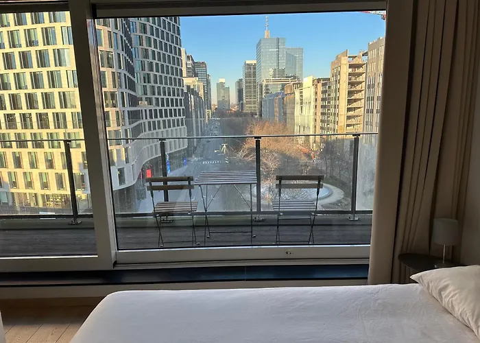2 Bedroom Apartment In Center With Balcony