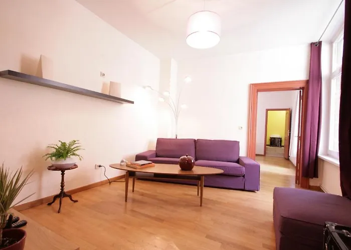 Trone Apartment