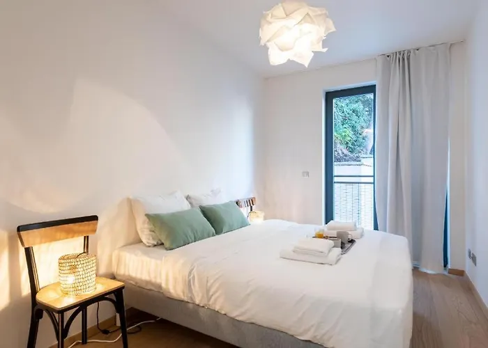 Bel Appartement 2 Chambres Proche Avenue Louise