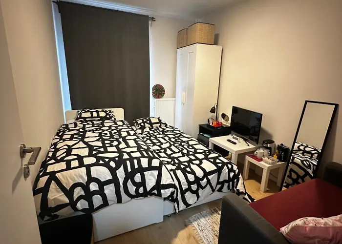 Alexanor Cosy Private Room In A Shared Apartment