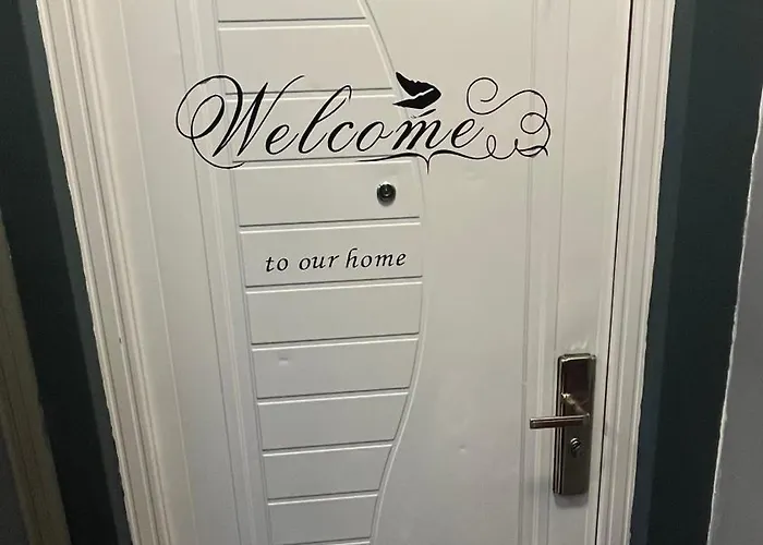 Two Bedroom Flat - Hyper Center Brussels