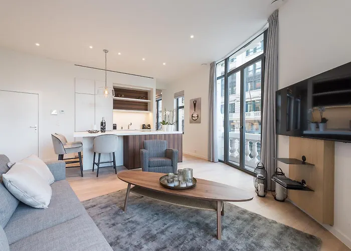 Modern Central 1Br Suite - 90 Sqm