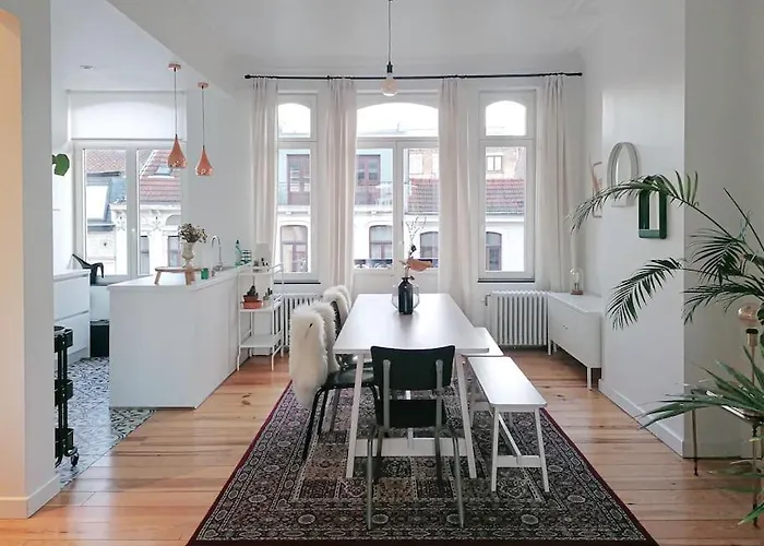 Beautiful 2 Bedroom Duplex In Le Chatelain