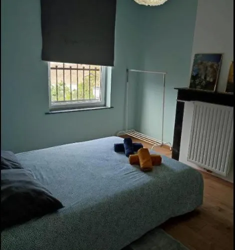 Chambre Confortable Lit Double Schaarbeek 1Ere Etage Cle Normal