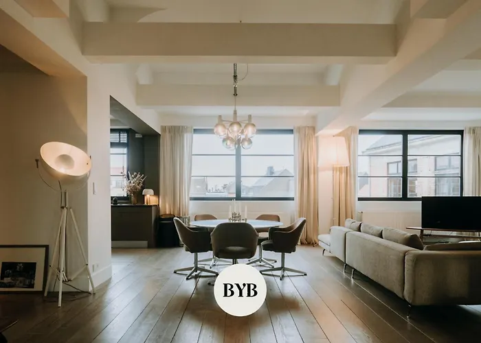 Magnificent Loft - 3 Bedroom Duplex