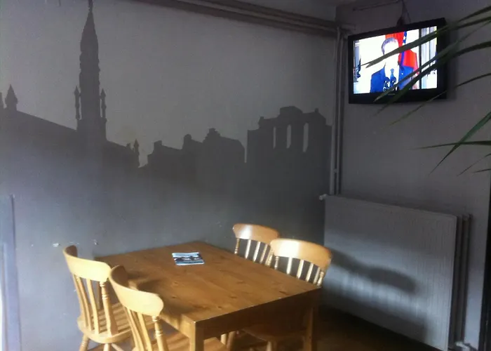 The82 Hostel