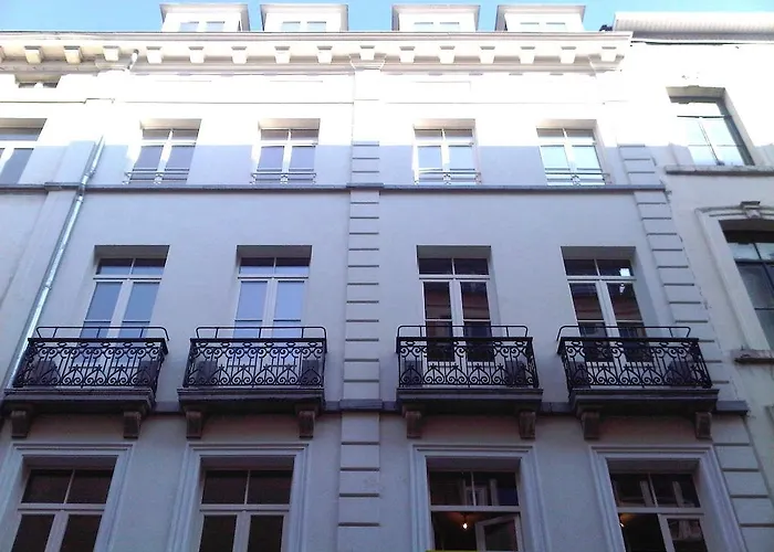Grand Place The Looks Apartment