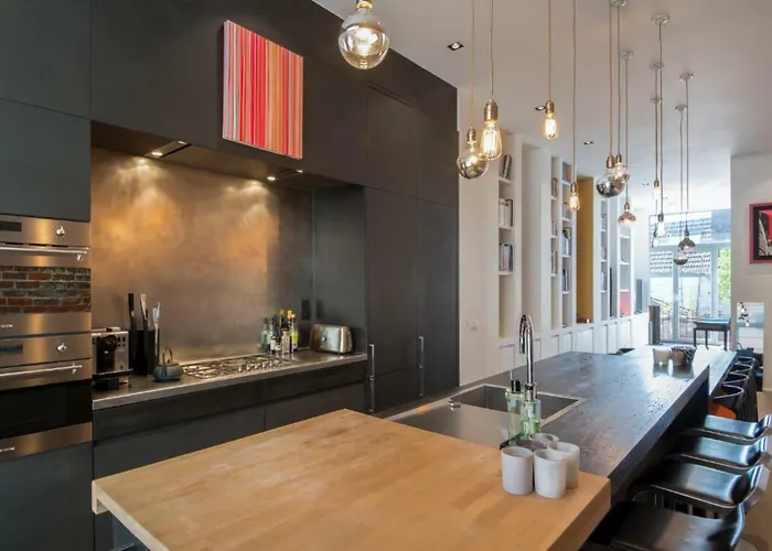 Flagey Terrace Design Residence