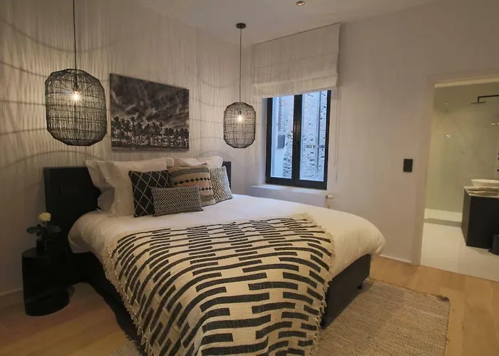 Grand Place Apartments 1