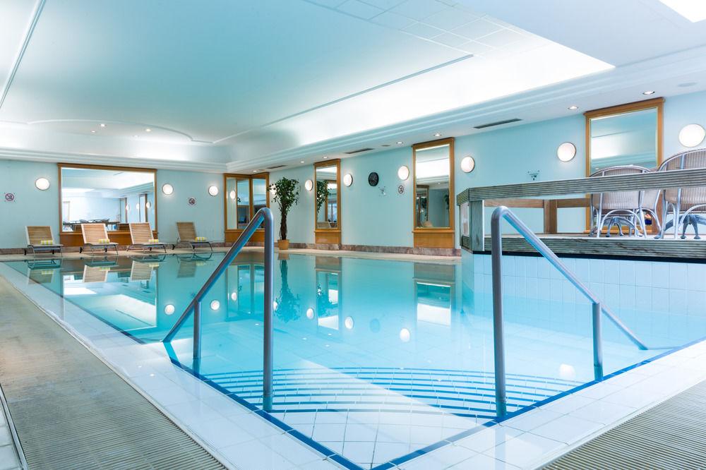 Renaissance Hotel 4*