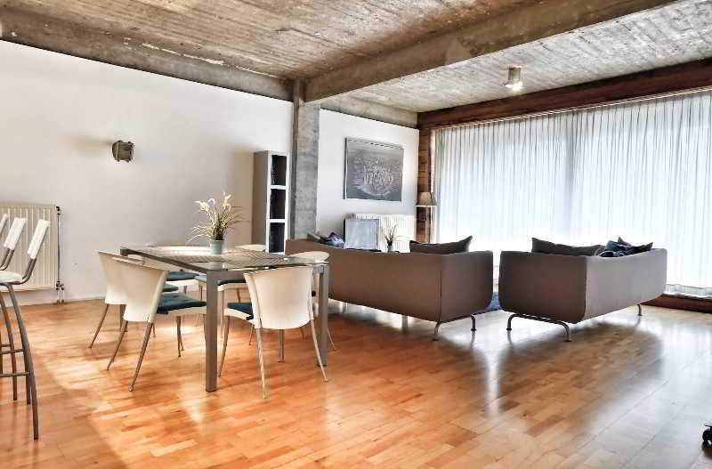 Lond Apartment *