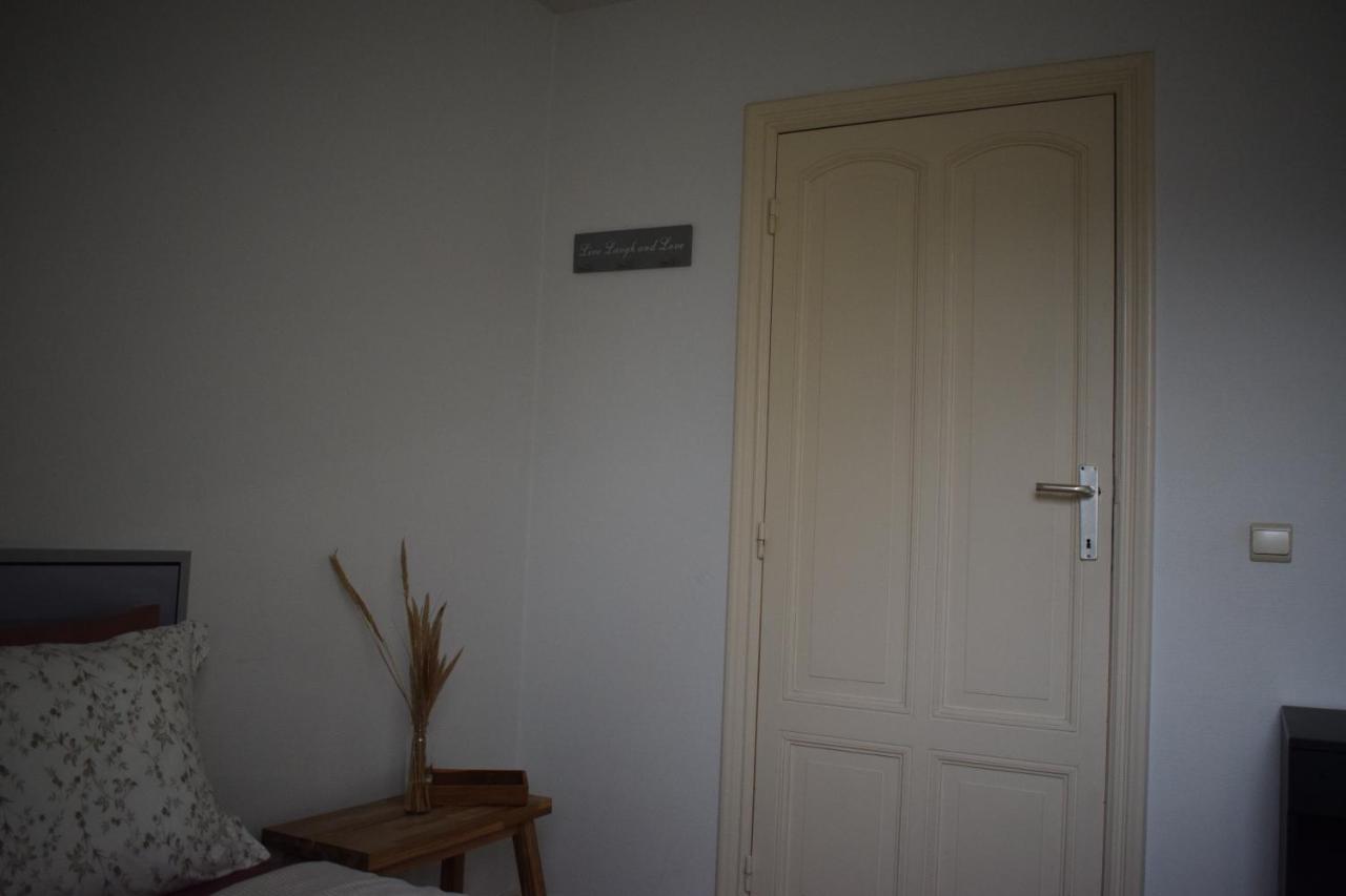With A Private Bathroom In Eu District Privatunterkunft Brüssel