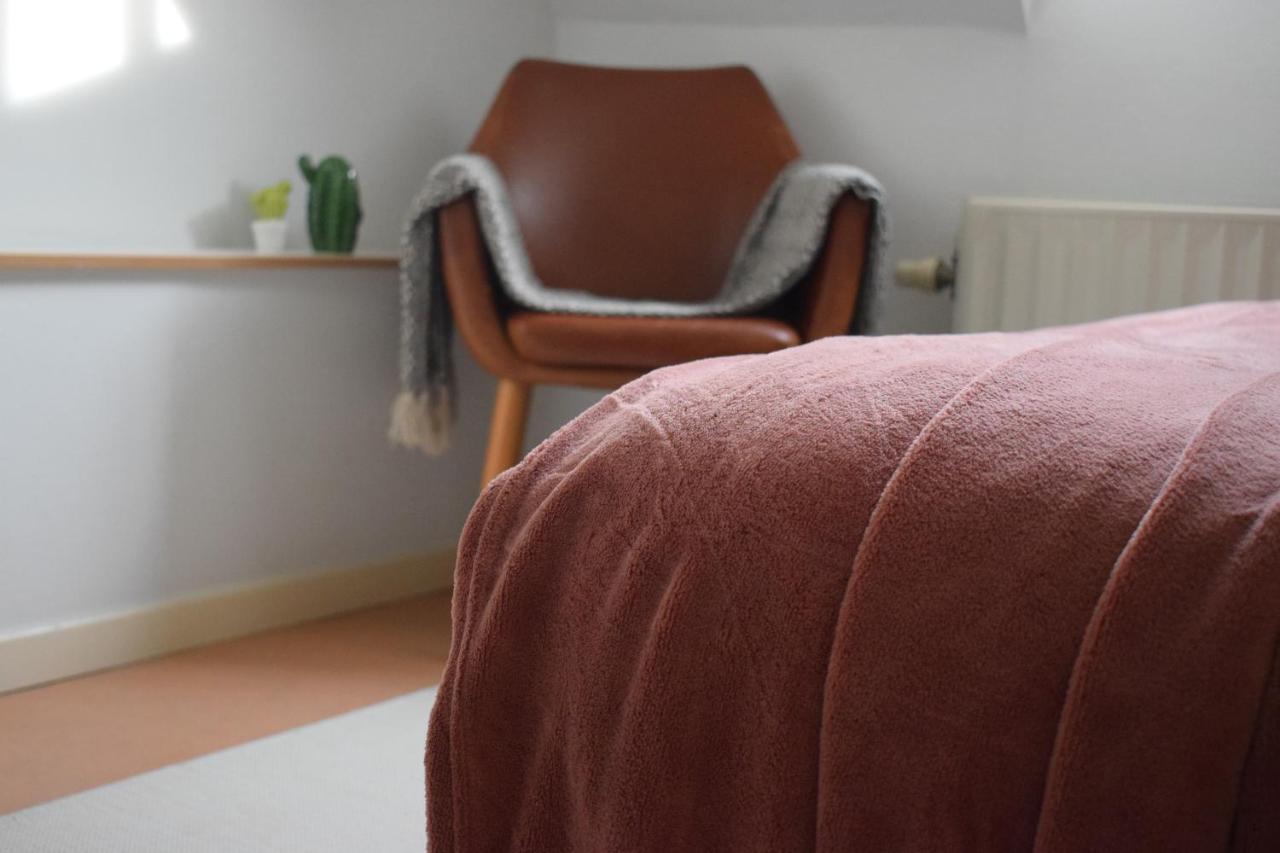 Privatunterkunft With A Private Bathroom In Eu District *