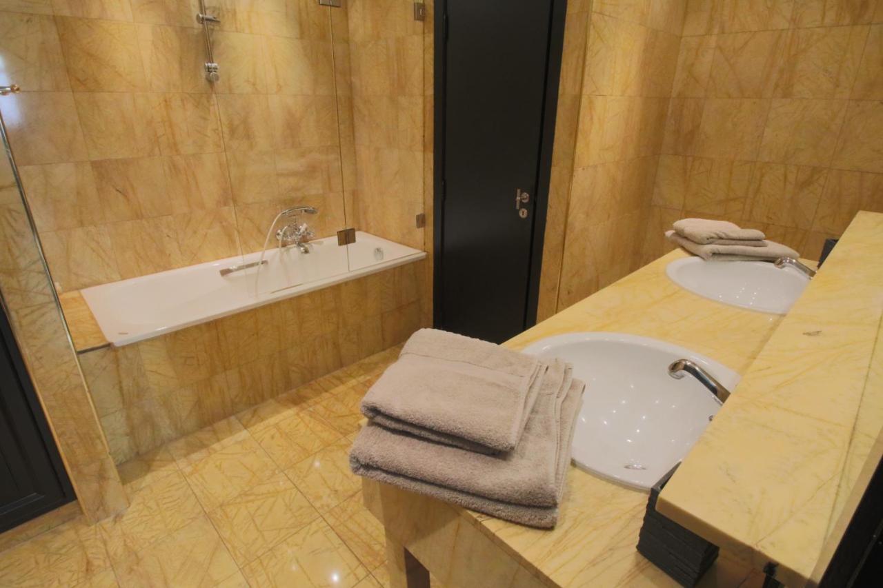 Grand Place 5 *