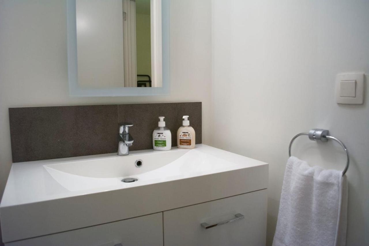 Privatunterkunft Chic With Bathroom - Terrace & Free Parking