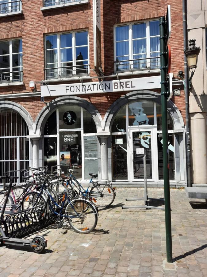 Jacques Brel Apartment