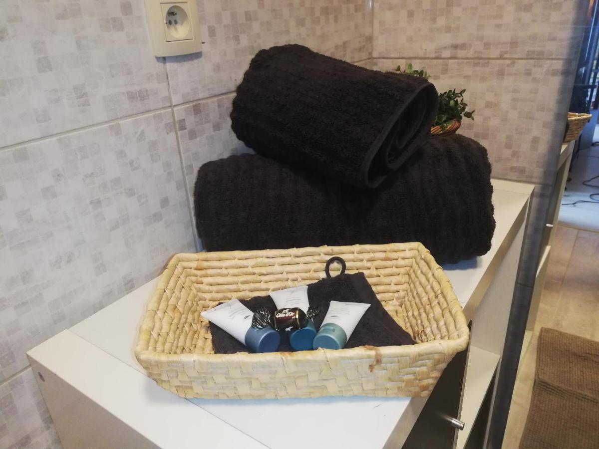 Privat bolig Studio Equipe, Salle De Bain Privee, Proche Centre Ville *