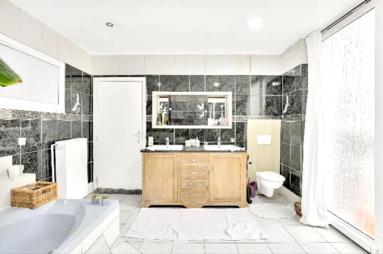 One Bedroom Appartement With City View Furnished Balcony And Wifi At Saint Gilles Apartment *