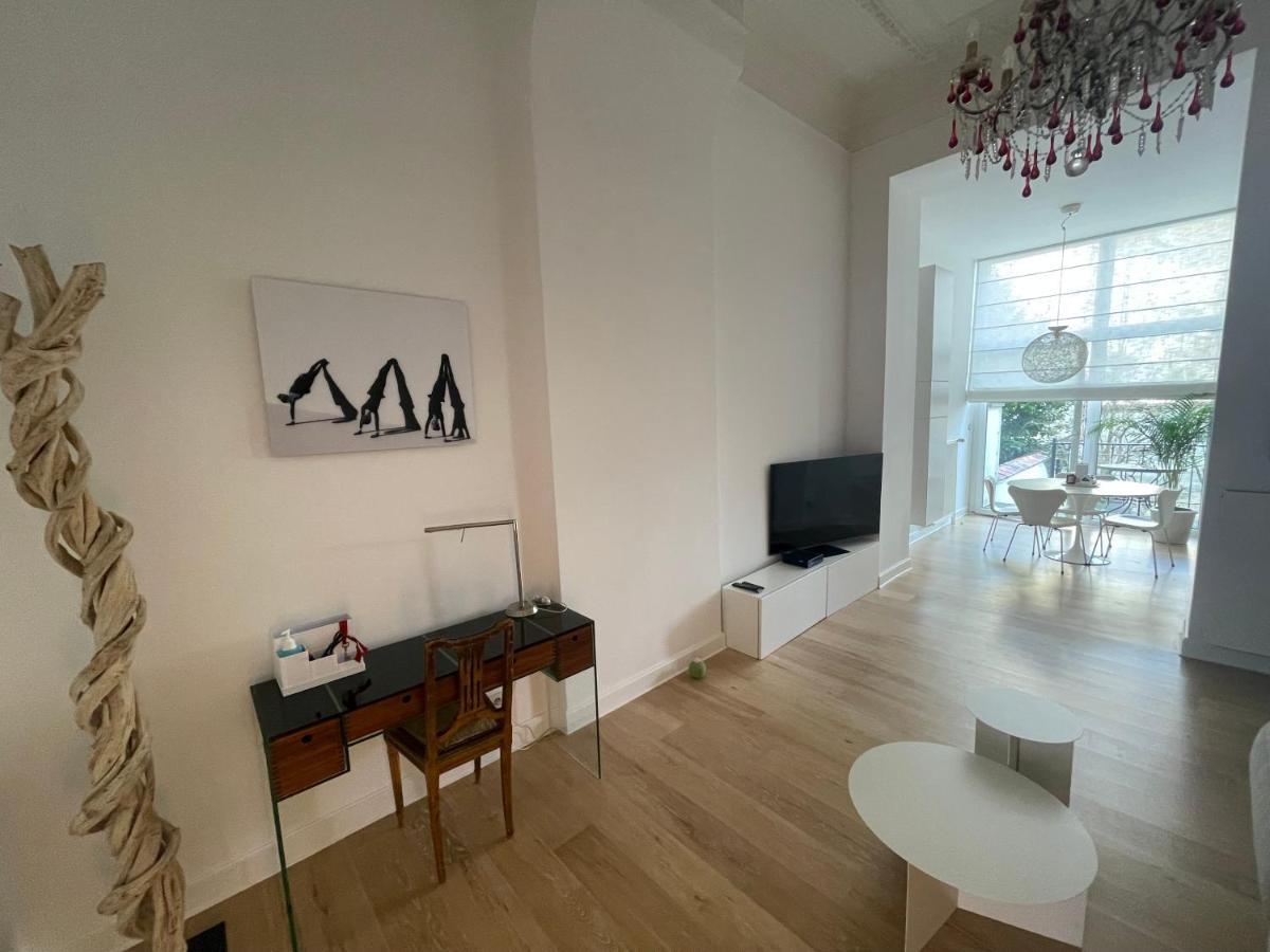 Appartamento In Trendy Chatelain Center Area Little Garden Internet Wifi *