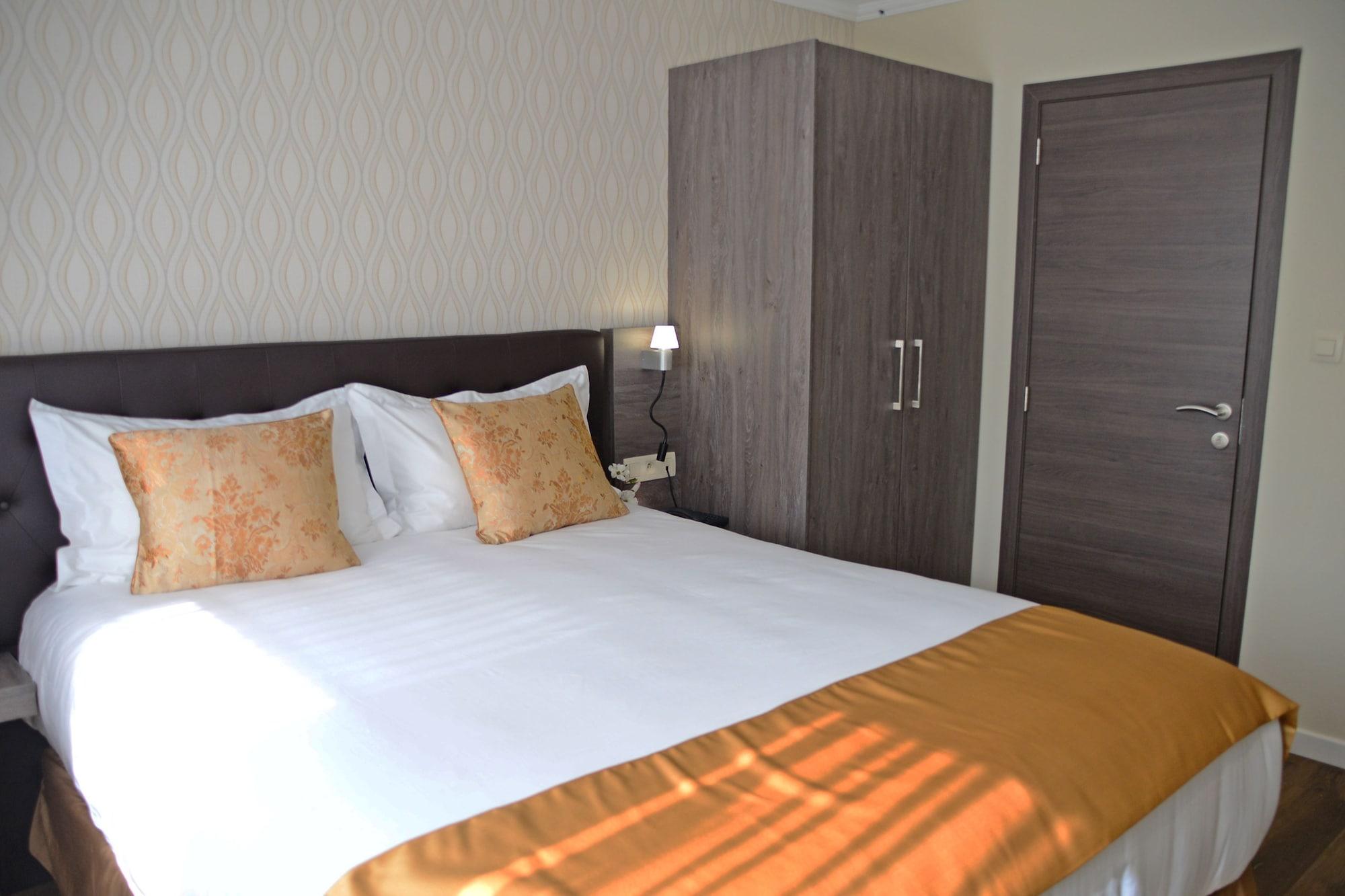 Hotel The Helmet 2*