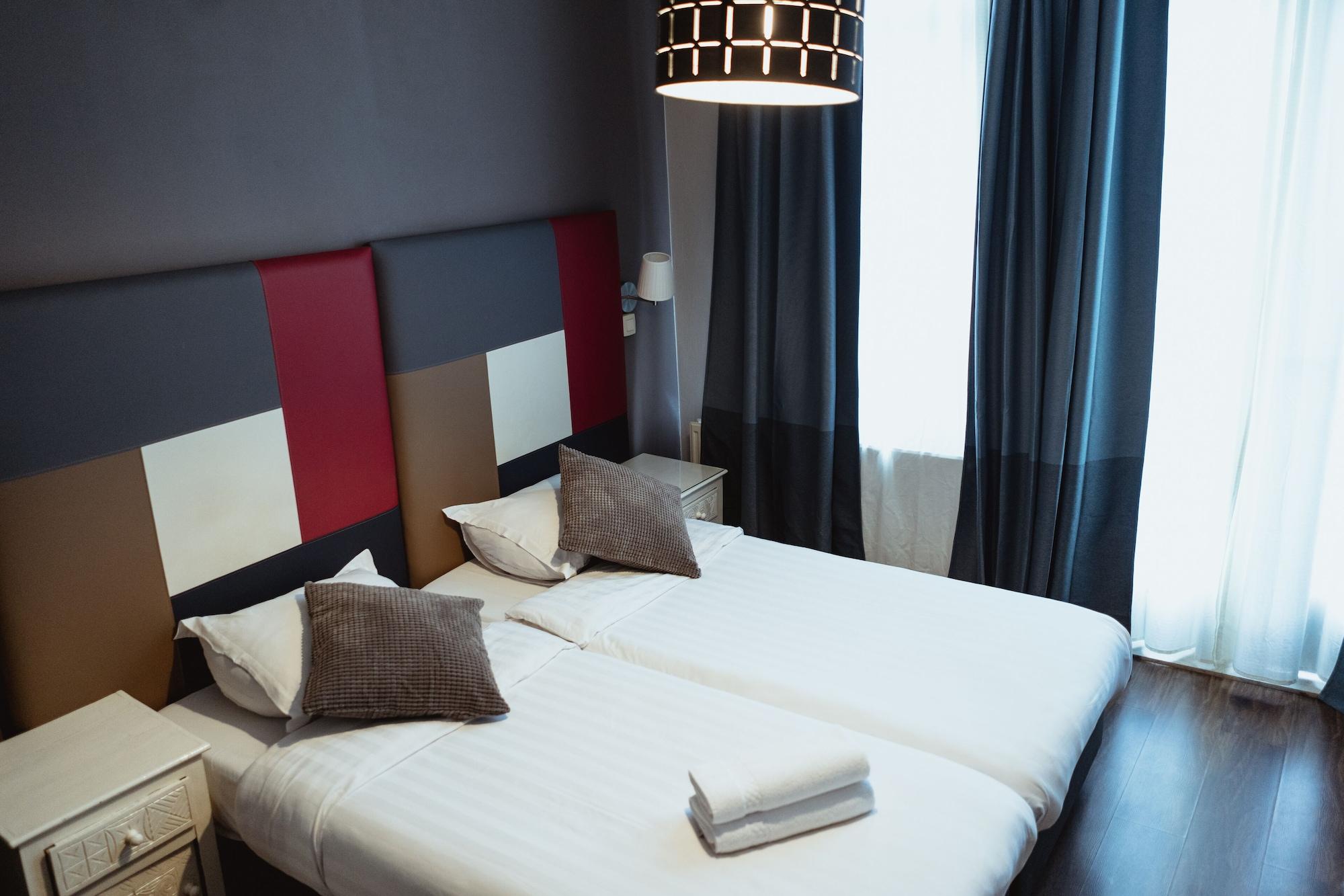 Le Centenaire Expo Hotel 2*