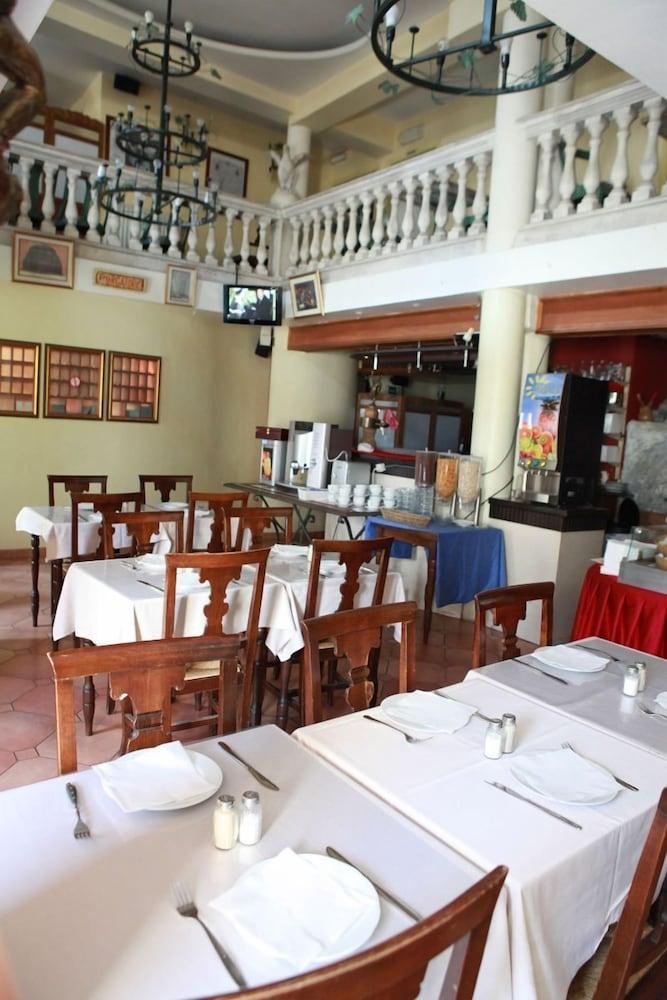 Hotel Aristote 2*