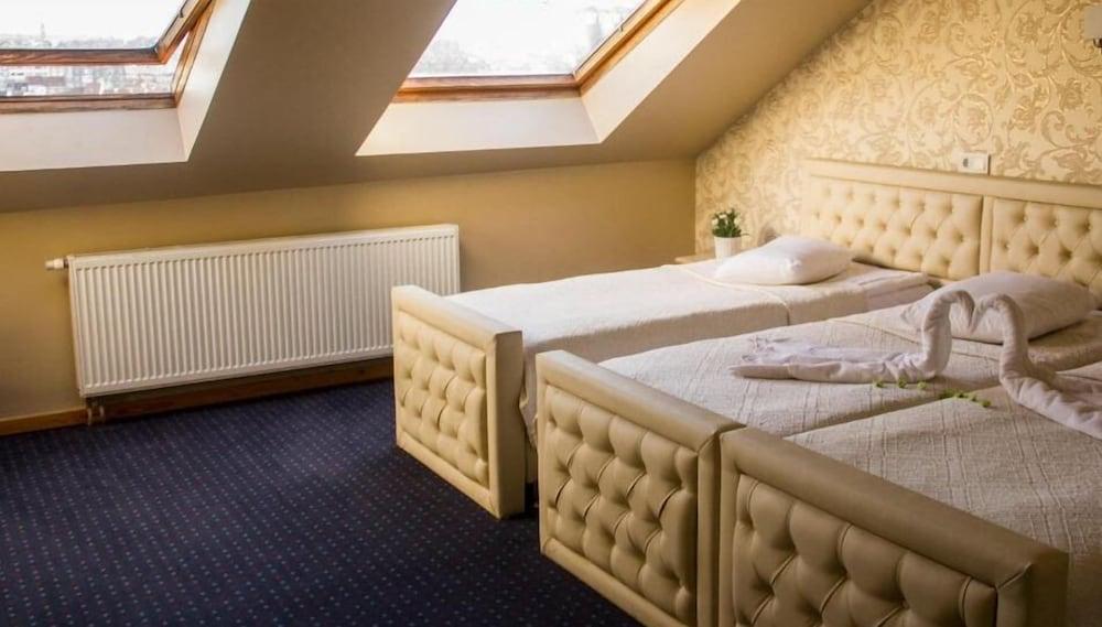Prestige Hotel 3*