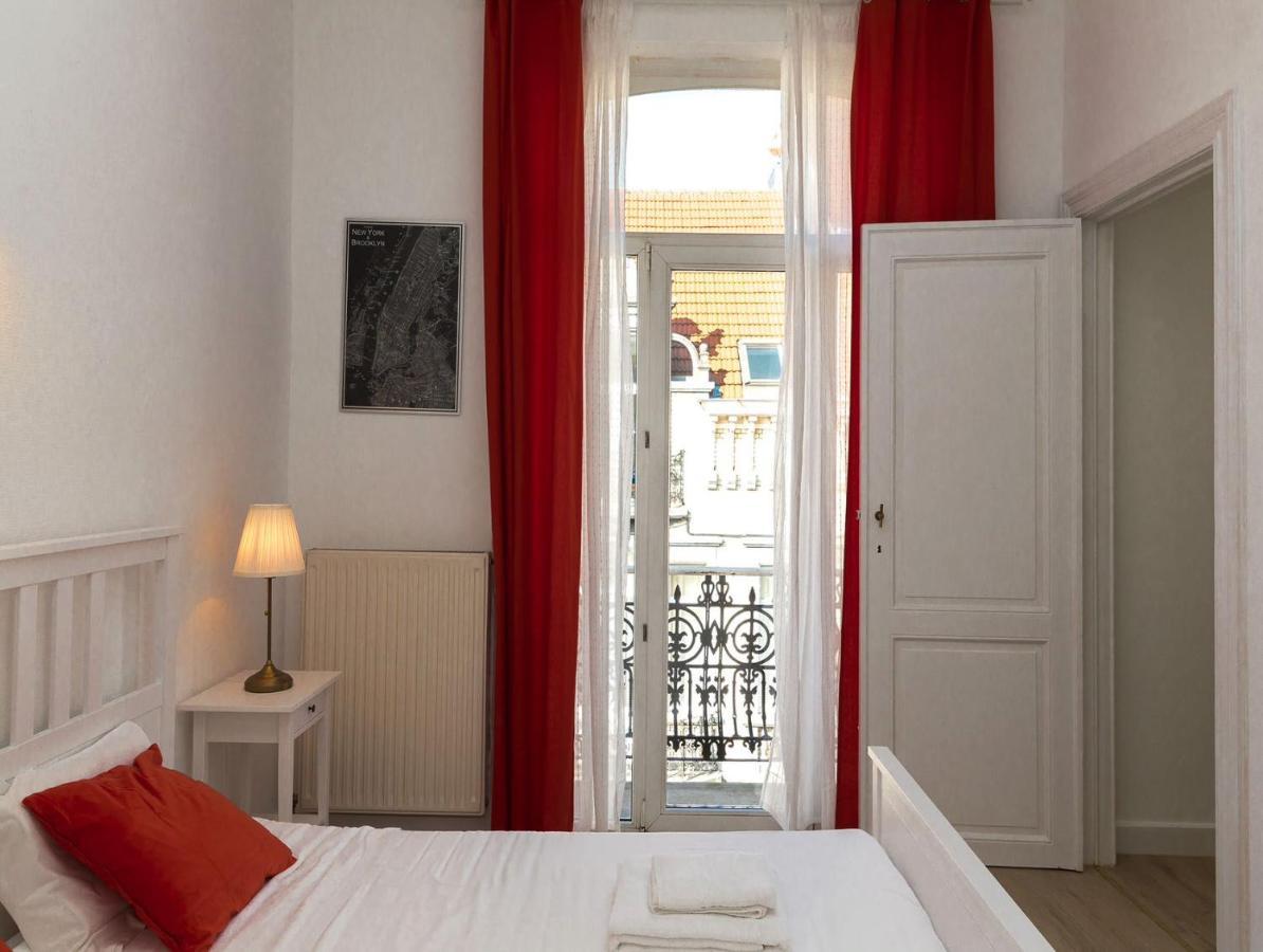 In Brussels, Lantsheere By Homenhancement Sa * Brussels