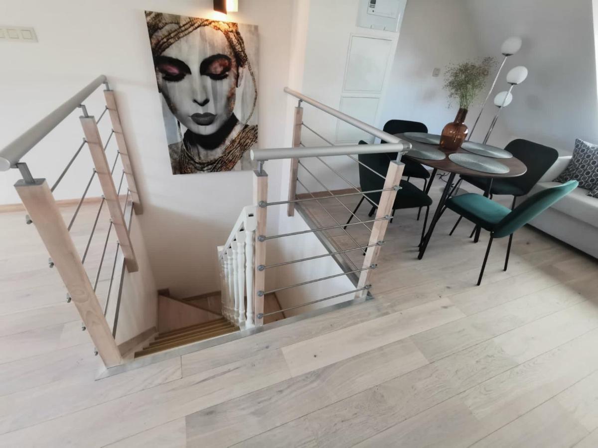 Charming Duplex On The Canal Appartement Brussel