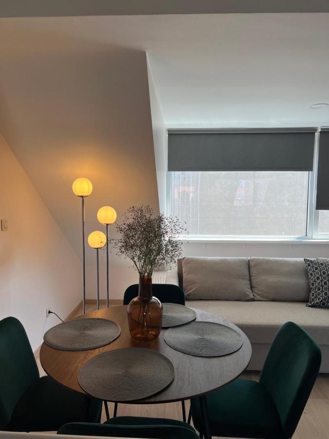 Charming Duplex On The Canal Brussel