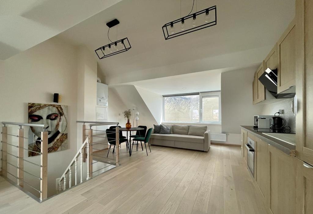 Charming Duplex On The Canal Appartement Brussel