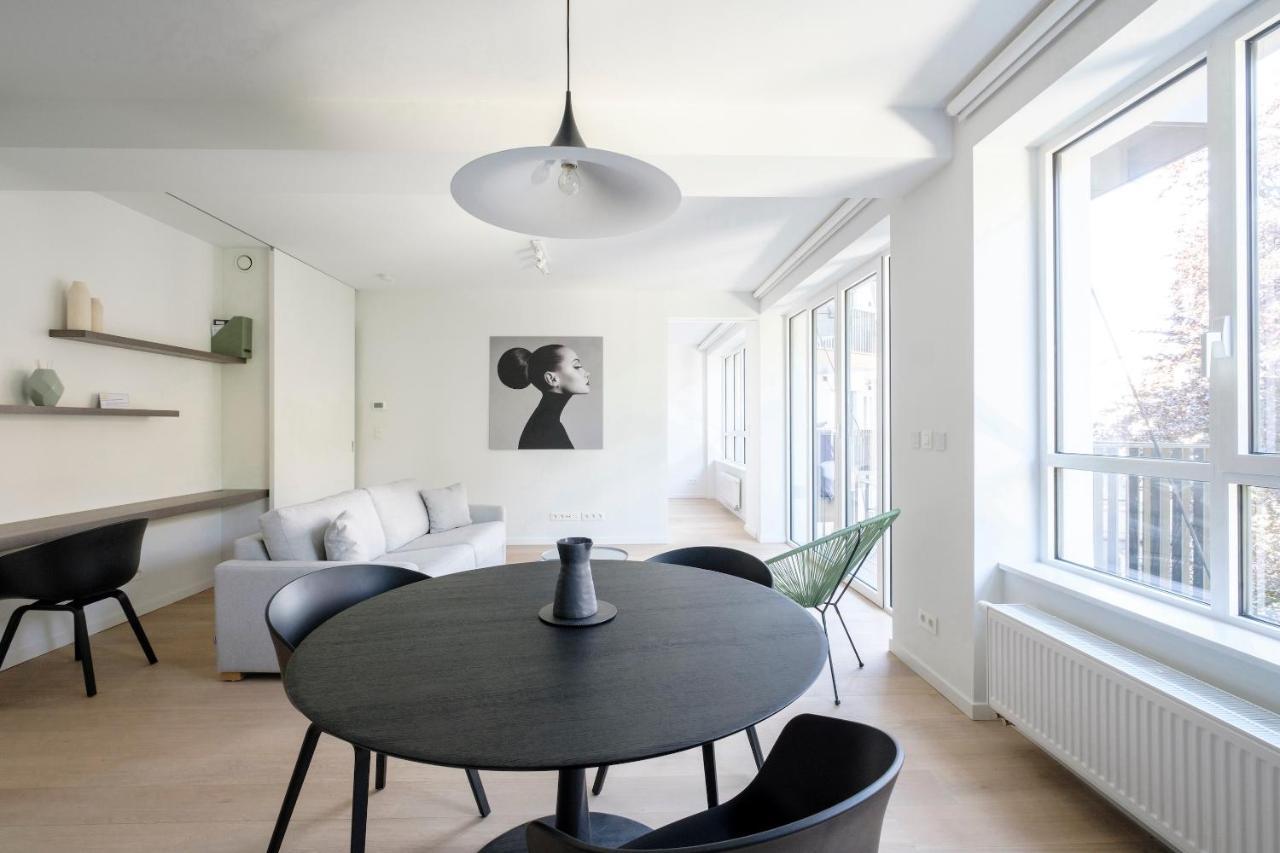 1 Bedroom With Balcony Avenue Louise Bruxelles