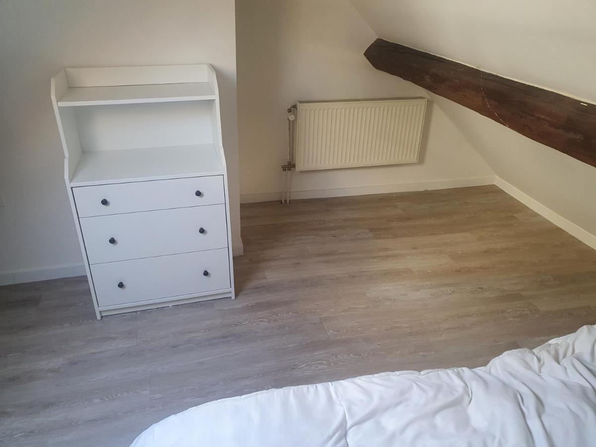 B96 2 Bedrooms Apartment *