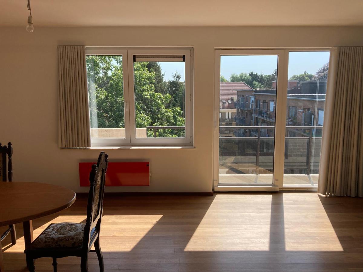 1 Chambre Meublé Et Terrasse à 10 Min Du Centre De *