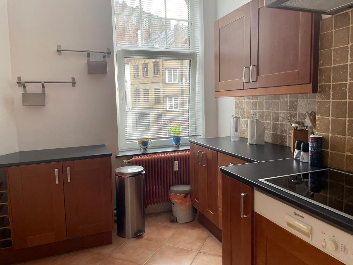 De Charme Dans Maison De Maitre Bruxelloise Appartement *