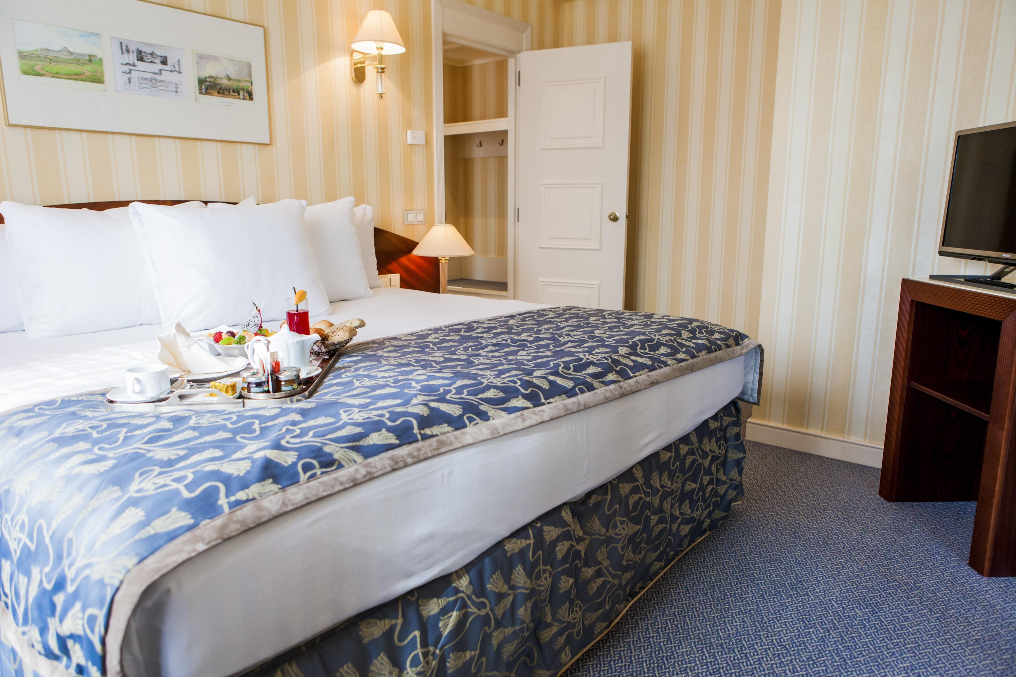 Le Chatelain Hotel