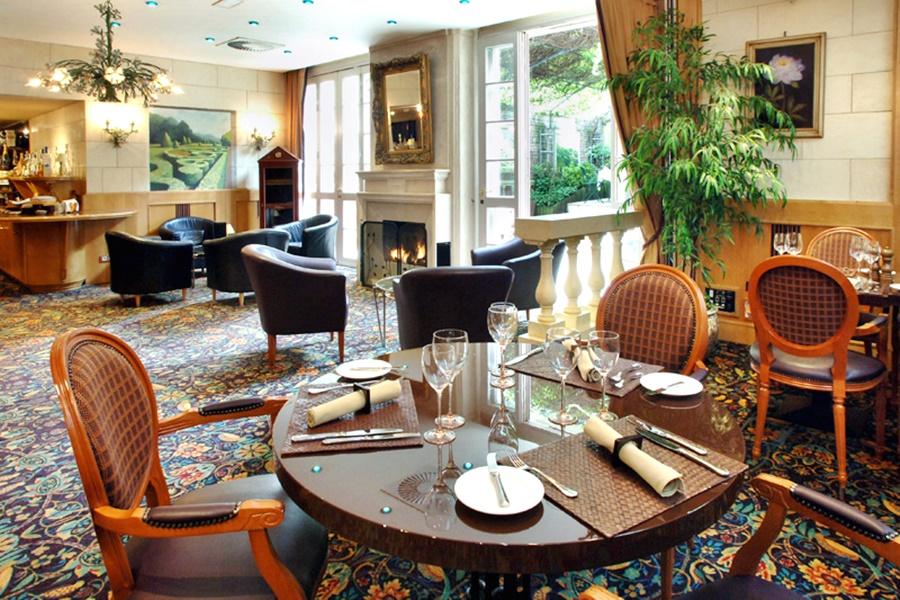 Le Chatelain Hotel