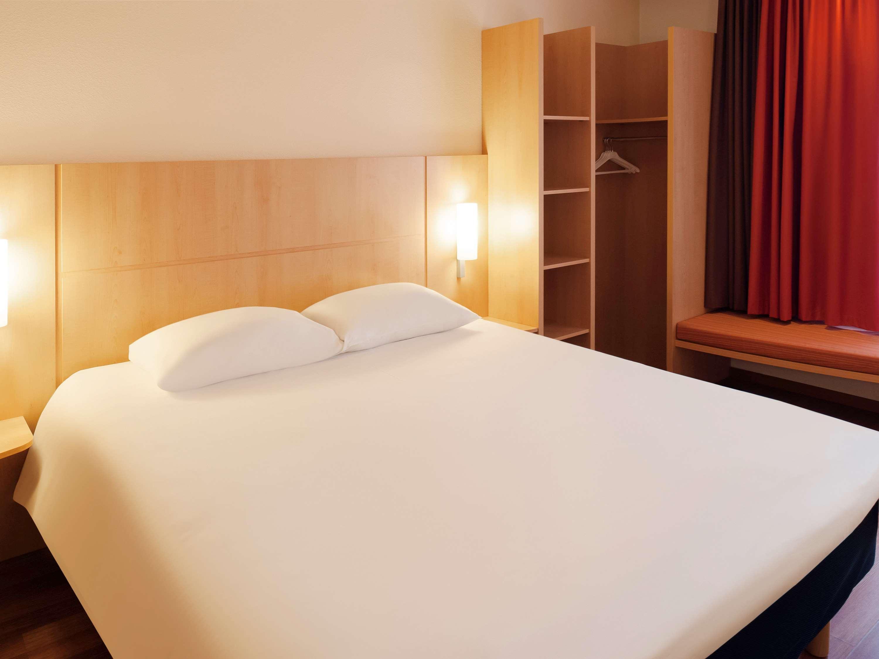 Hotel Ibis Centre Gare Du Midi
