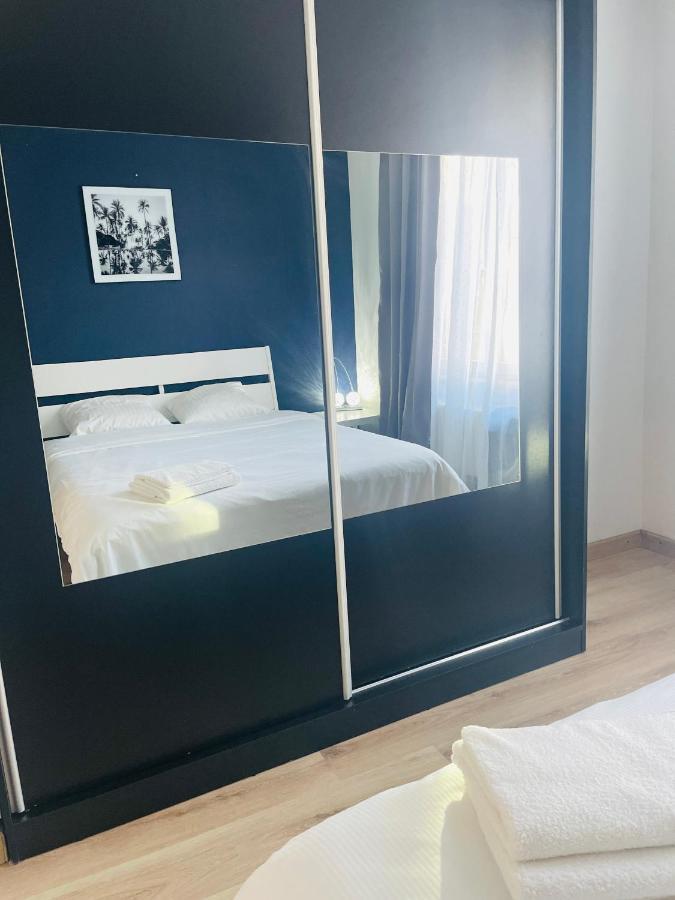 Lovely 2 Bedrooms Apartment *