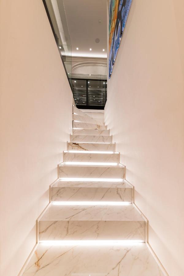 Luxury 3 Bedrooms Townhouse In Perfect Location *