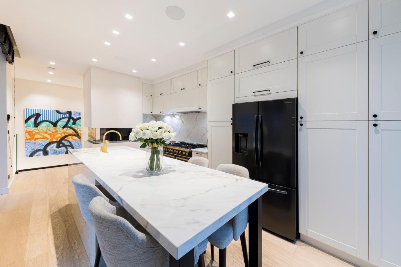 Luxury 3 Bedrooms Townhouse In Perfect Location